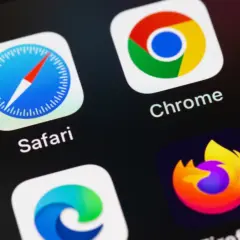 Ikony przeglądarek: Safari, Chrome, Firefox, Opera, Edge, DuckDuckGo. Jaka jest najlepsza przeglądarka internetowa? Wybór zależy od Ciebie!