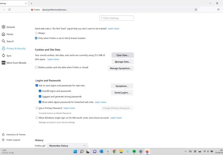 Ustawienia prywatności Firefox. Zobacz, jak wyczyścić pamięć podręczną przeglądarki Firefox, usuwając dane stron i ciasteczka.