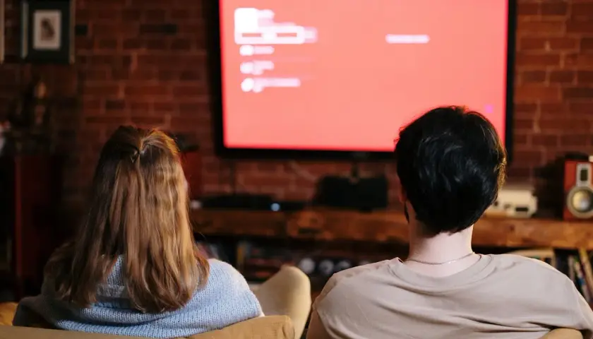 Para dowiedzieć się, jak zainstalować przeglądarkę w telewizorze LG, ogląda ekran z menu.