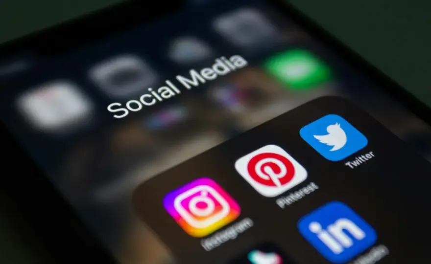 Content Creator: Kim jest? Obowiązki, umiejętności i jak zacząć karierę